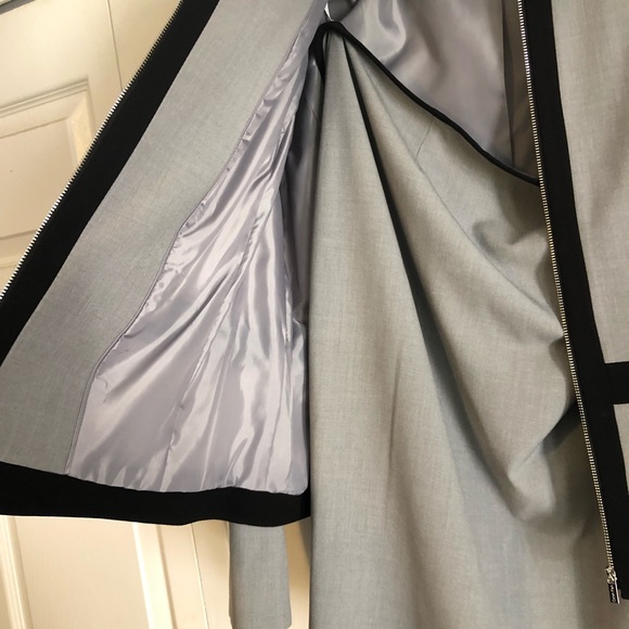 Suit jacket and skirt - Picture 3 of 3